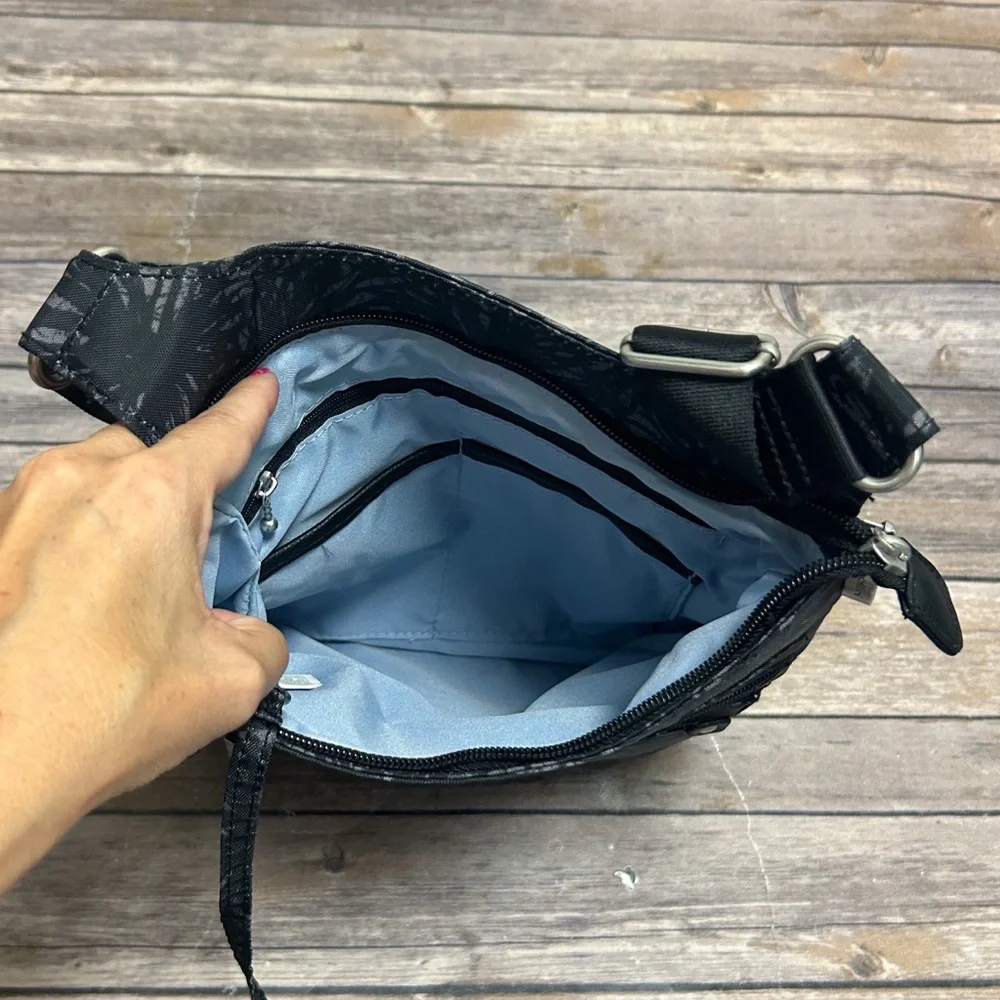 Baggallini Black Gray Onyx Floral Nylon Around Town Crossbody Bagg RFID Wristlet